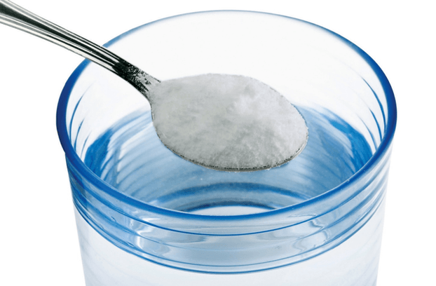 Bere limonata internamente per ingrandire il pene